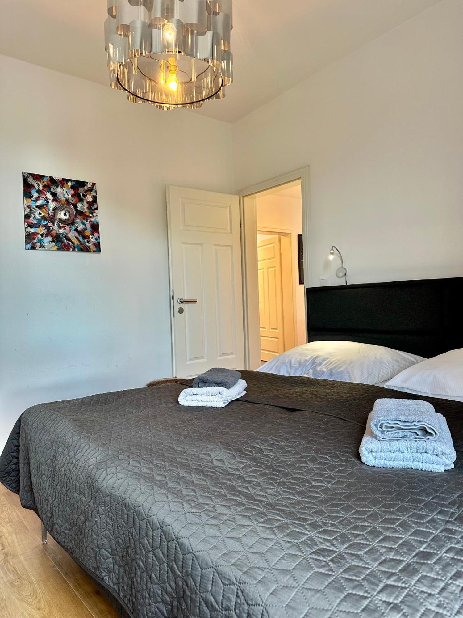 Modernes City-Apartment Mit Blick In Den Park Und 2 Baeder H9 Oldenburg Buitenkant foto