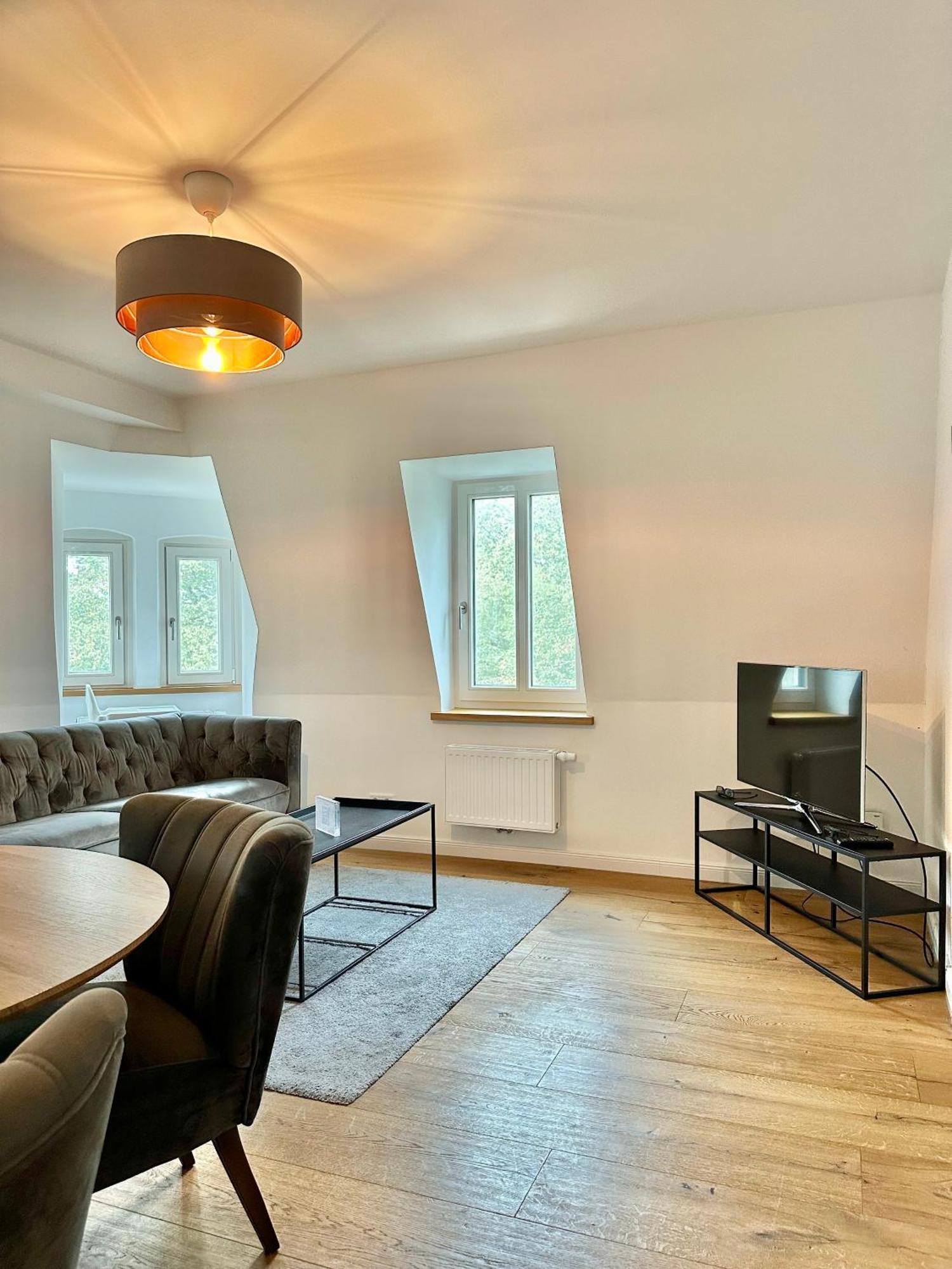 Modernes City-Apartment Mit Blick In Den Park Und 2 Baeder H9 Oldenburg Buitenkant foto
