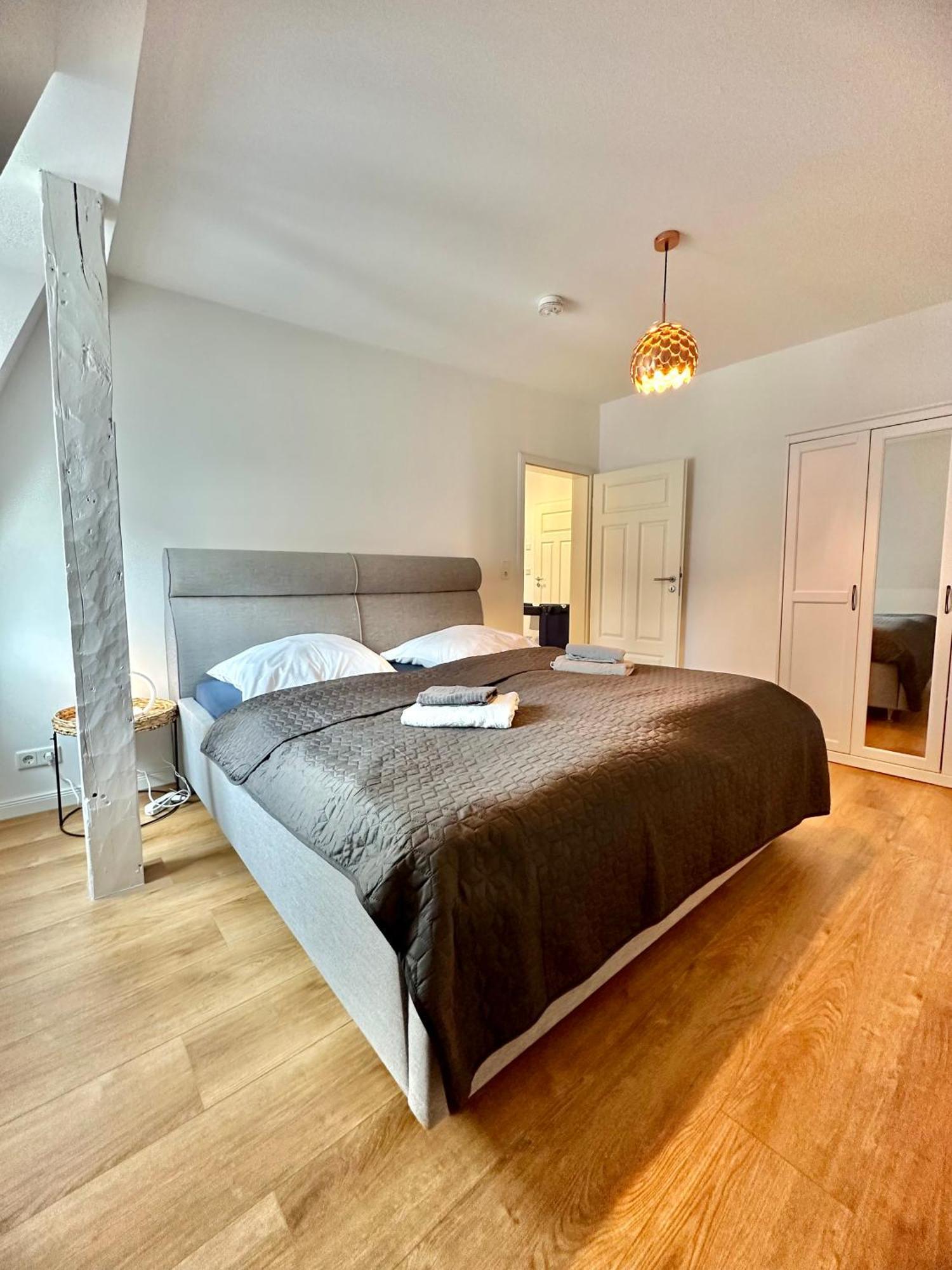 Modernes City-Apartment Mit Blick In Den Park Und 2 Baeder H9 Oldenburg Buitenkant foto