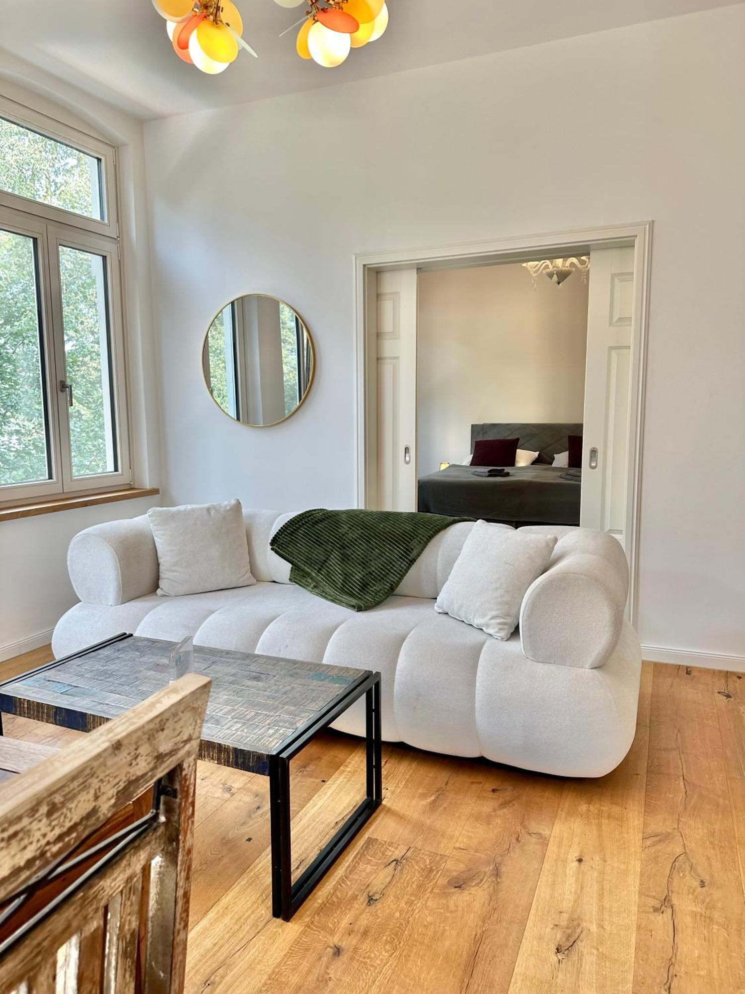 Modernes City-Apartment Mit Blick In Den Park Und 2 Baeder H9 Oldenburg Buitenkant foto