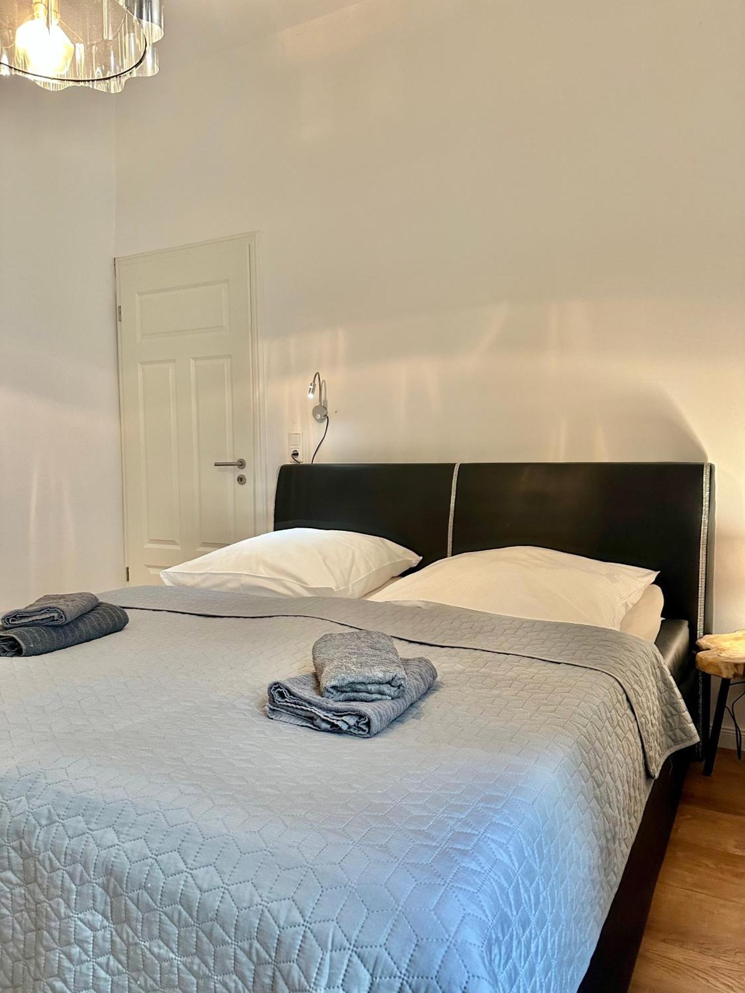 Modernes City-Apartment Mit Blick In Den Park Und 2 Baeder H9 Oldenburg Buitenkant foto