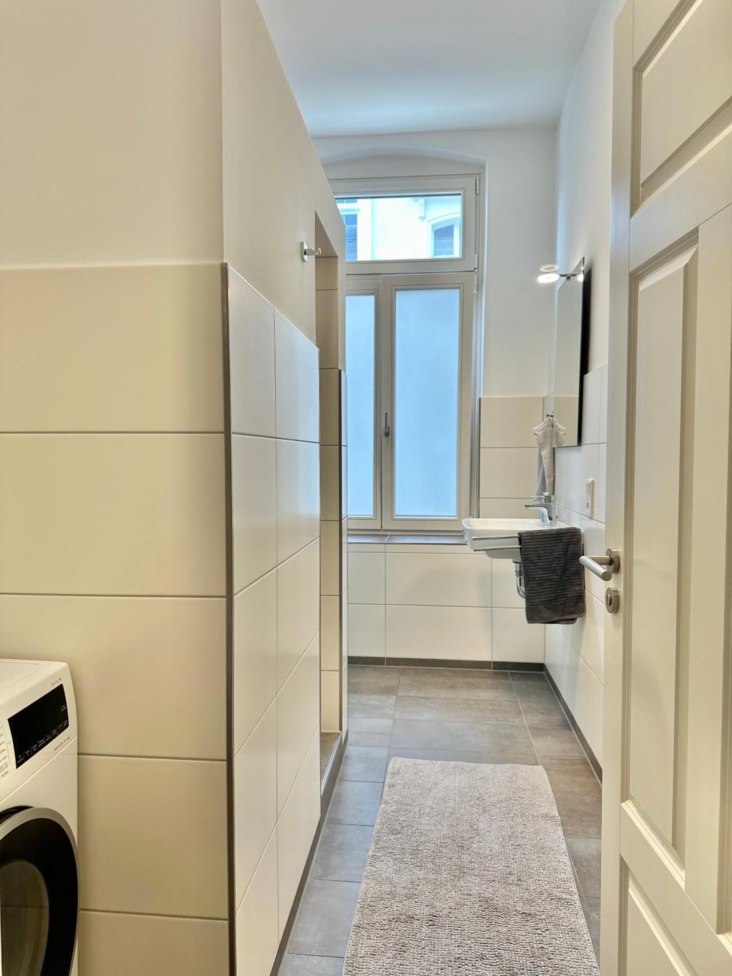 Modernes City-Apartment Mit Blick In Den Park Und 2 Baeder H9 Oldenburg Buitenkant foto