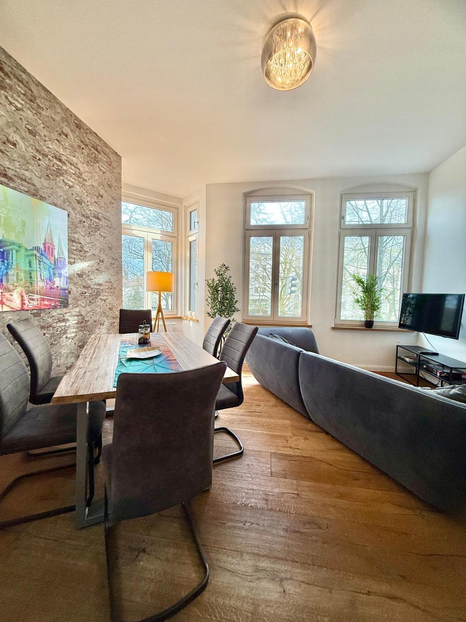 Modernes City-Apartment Mit Blick In Den Park Und 2 Baeder H9 Oldenburg Buitenkant foto